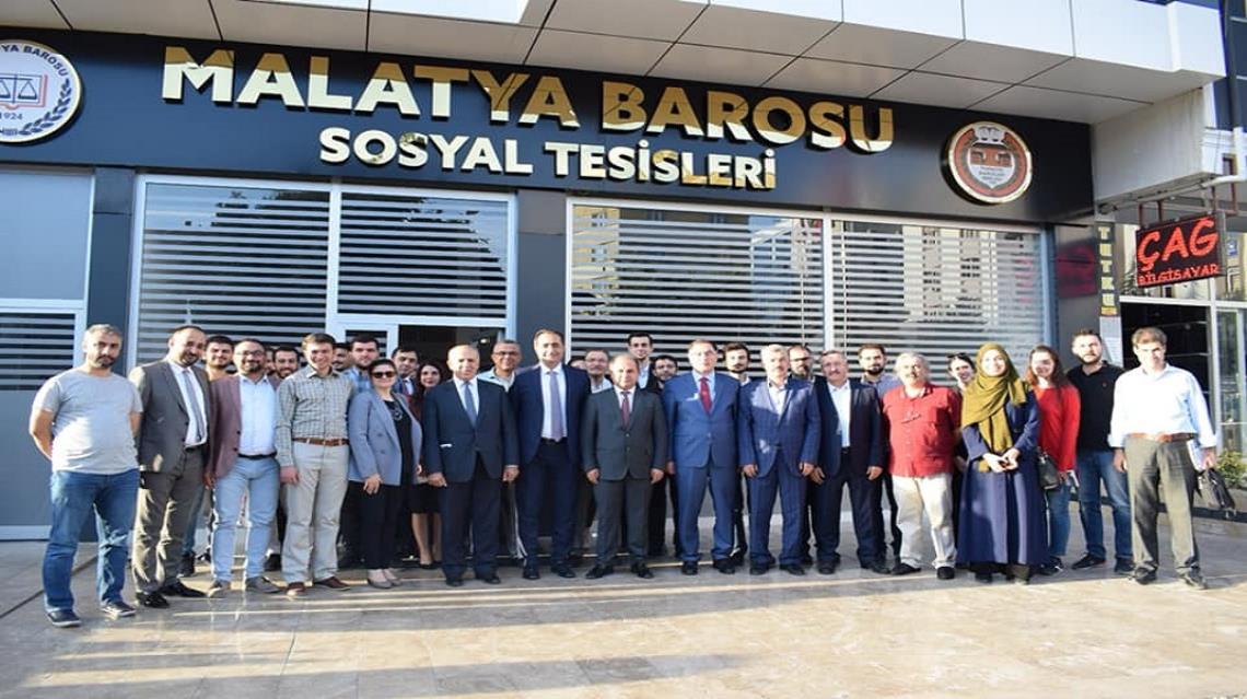 KAMU BAŞDENETÇİSİ ( OMBUDSMAN)SAYIN AV.ŞEREF MALKOÇ BAROMUZU ZİYARET.